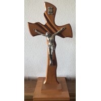drevený kríž stojací